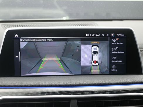 Used 2021 BMW 750i xDrive w/ M Sport Package image 11