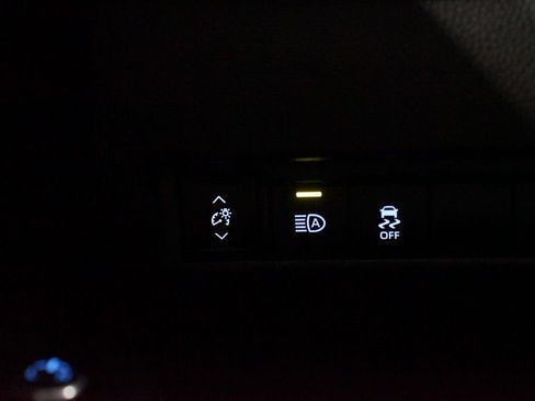 Certified 2021 Toyota Venza LE AWD/4WD image 23