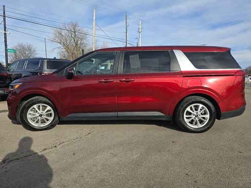 Used 2024 Kia Carnival LX image 12