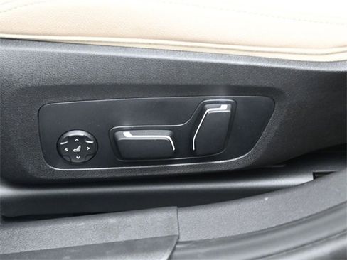 New 2026 BMW 330i Sedan w/ M Sport Package image 19