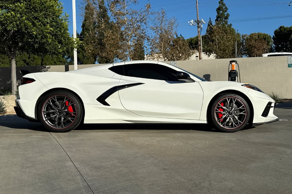 Used 2024 Chevrolet Corvette Stingray Preferred Cpe w/ Z51 Performance Package RWD image 8