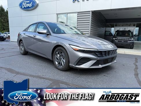 Used 2024 Hyundai Elantra SEL FWD image 1