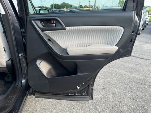 Used 2018 Subaru Forester 2.5i Premium AWD/4WD image 30