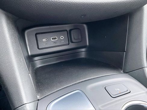 Used 2022 Chevrolet Equinox LT image 32