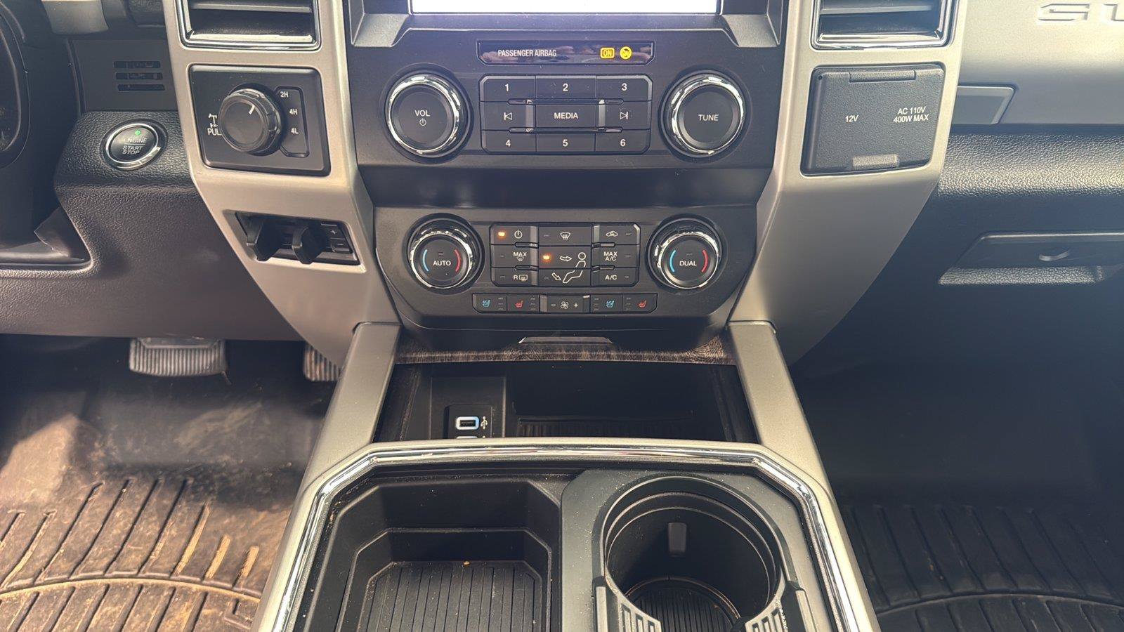 Used 2019 Ford F250 Lariat w/ Lariat Ultimate Package AWD/4WD image 22