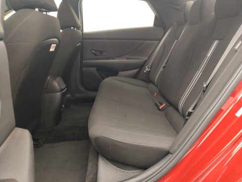 Used 2025 Hyundai Elantra Sport FWD image 18