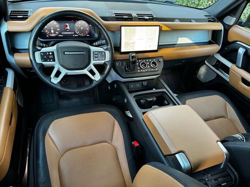Used 2024 Land Rover Defender 130 X-Dynamic SE image 20