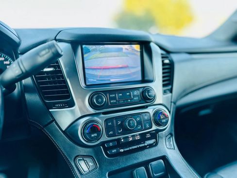Used 2019 Chevrolet Suburban LT AWD/4WD image 19