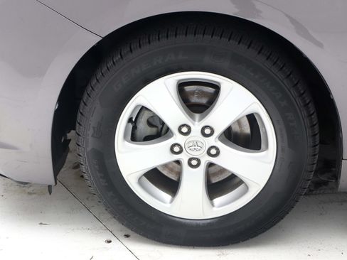 Used 2014 Toyota Sienna LE FWD image 26
