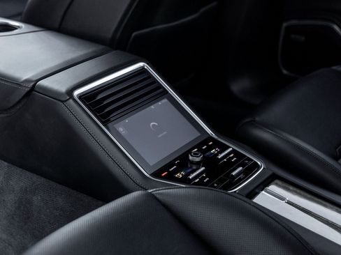 Used 2020 Porsche Panamera GTS image 35