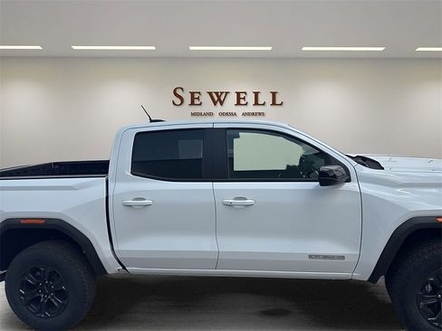 New 2025 GMC Canyon Elevation w/ Convenience Package image 6