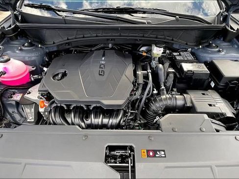 Used 2025 Hyundai Tucson SE image 11