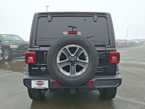 Used 2021 Jeep Wrangler Unlimited Sahara image 6