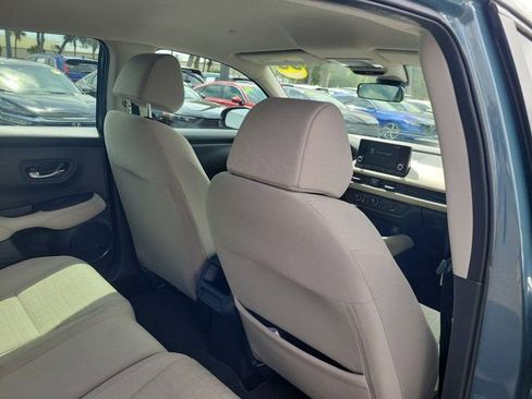 Certified 2025 Honda HR-V LX image 10