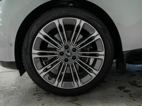 Used 2023 Land Rover Range Rover Long Wheelbase Autobiography AWD/4WD image 9
