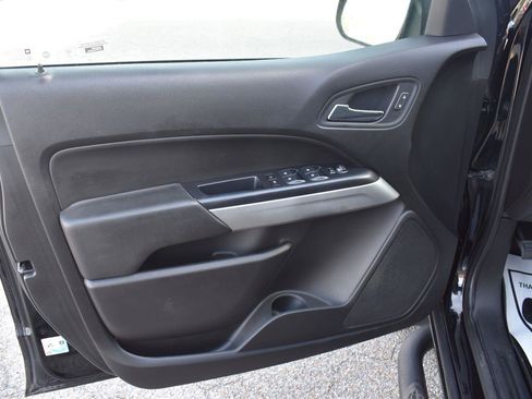 Used 2019 Chevrolet Colorado LT RWD image 24