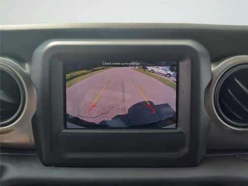 Used 2018 Jeep Wrangler Unlimited Sport S AWD/4WD image 15