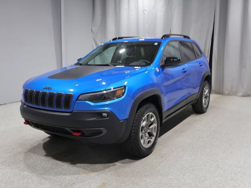Used 2022 Jeep Cherokee Trailhawk w/ Premium Leather Package AWD/4WD image 7