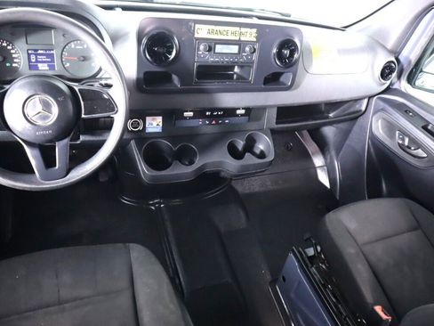 Used 2019 Mercedes-Benz Sprinter 170 image 24