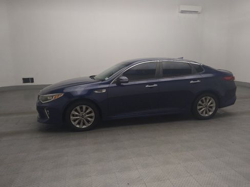 Used 2018 Kia Optima S FWD image 2