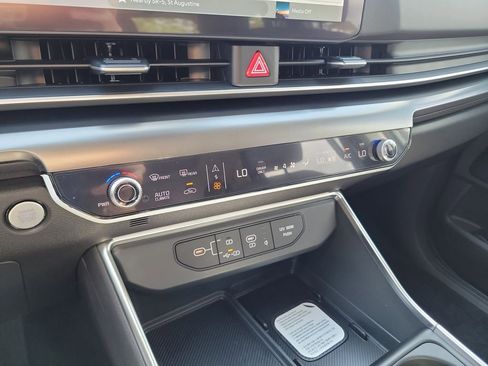 New 2026 Kia Carnival SX w/ SX Dark Edition Package FWD image 35