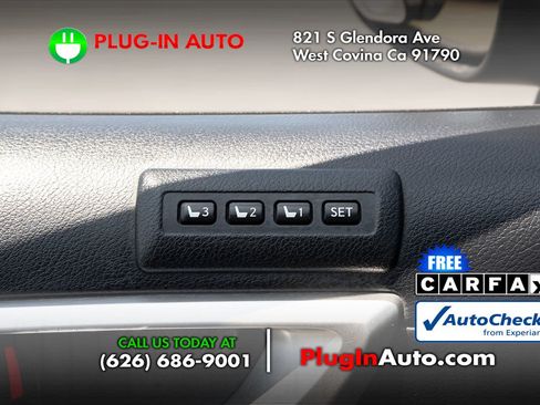 Used 2013 Lexus CT 200h w/ Leather Pkg FWD image 23