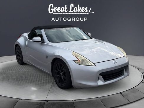 Used 2011 Nissan 370Z Roadster RWD image 7