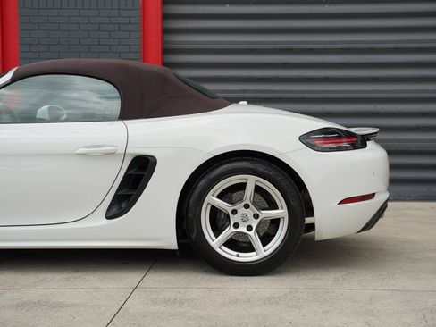 Used 2019 Porsche 718 Boxster RWD image 11