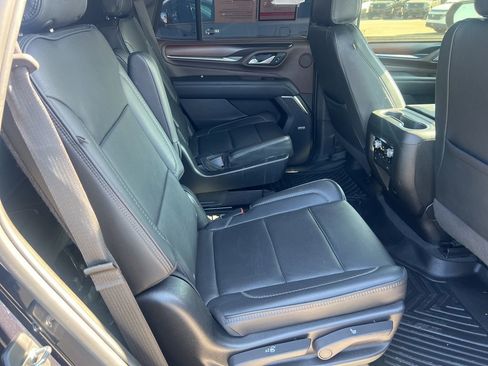 Used 2022 GMC Yukon Denali image 11