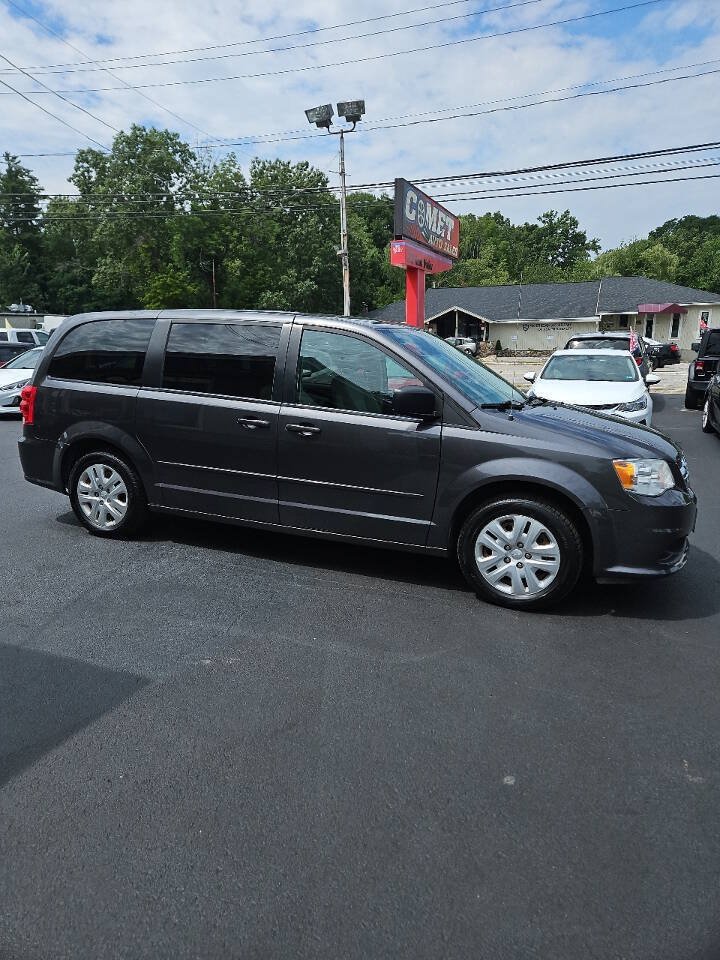 Used 2017 Dodge Grand Caravan SE w/ Power Window Group FWD image 2