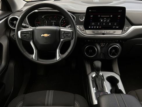 Used 2025 Chevrolet Blazer LT image 12