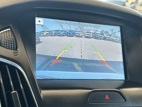 Used 2017 Ford Focus Base image 22