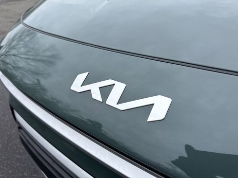 New 2026 Kia Niro EX image 16