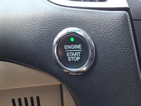 Used 2016 Ford Edge Titanium FWD image 23