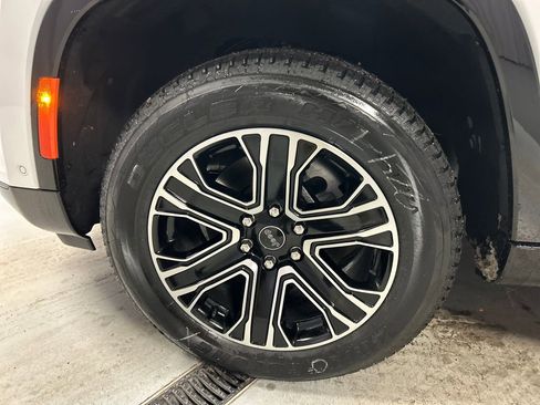 New 2026 Jeep Grand Wagoneer 4WD image 9