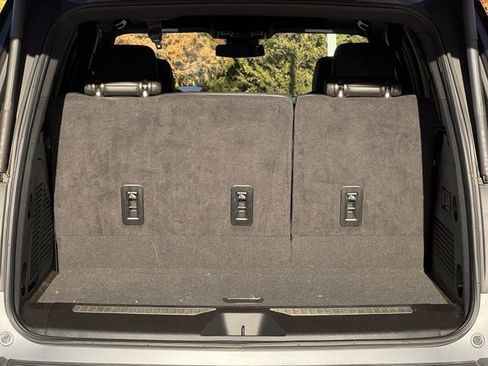 Used 2024 Chevrolet Tahoe Z71 w/ Luxury Package image 28