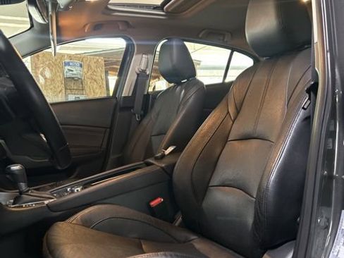 Used 2018 MAZDA MAZDA3 Grand Touring w/ Premium Equipment Package image 6