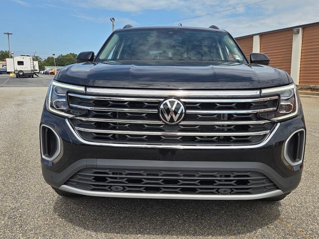 Used 2026 Volkswagen Atlas SE FWD image 2