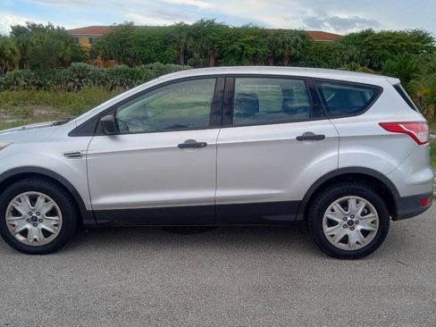 Used 2015 Ford Escape S image 2