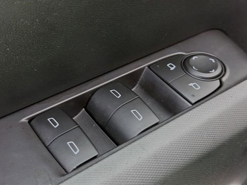 Used 2023 Chevrolet Colorado W/T image 21