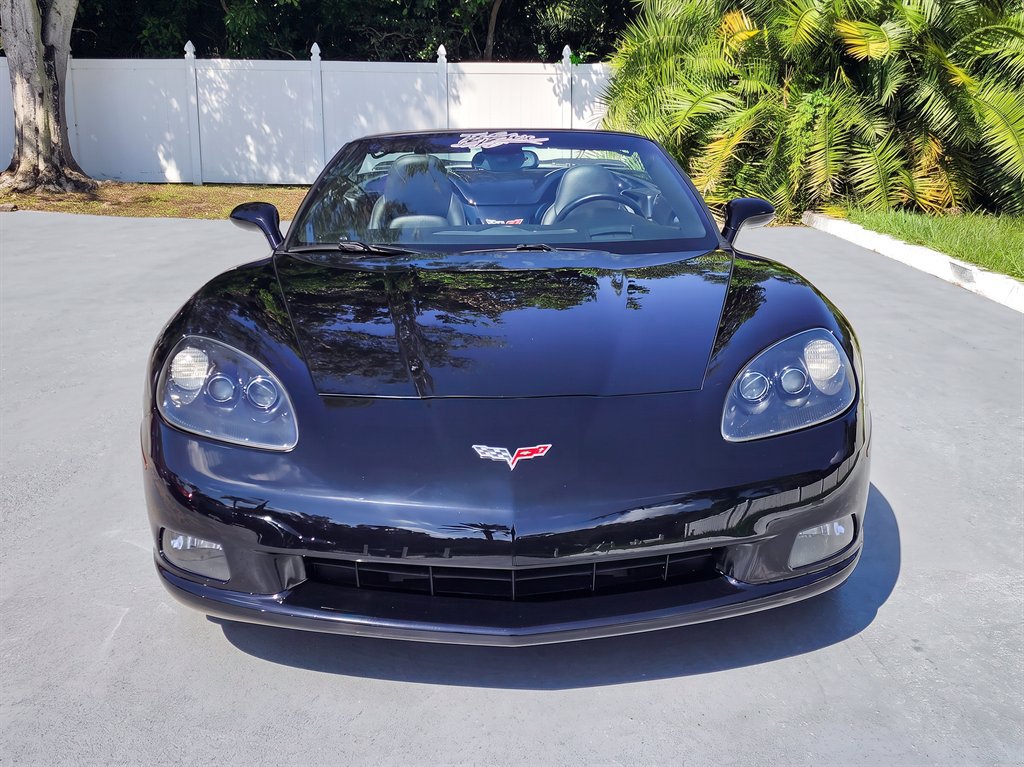 Used 2005 Chevrolet Corvette Convertible w/ Preferred Equipment Group RWD image 3