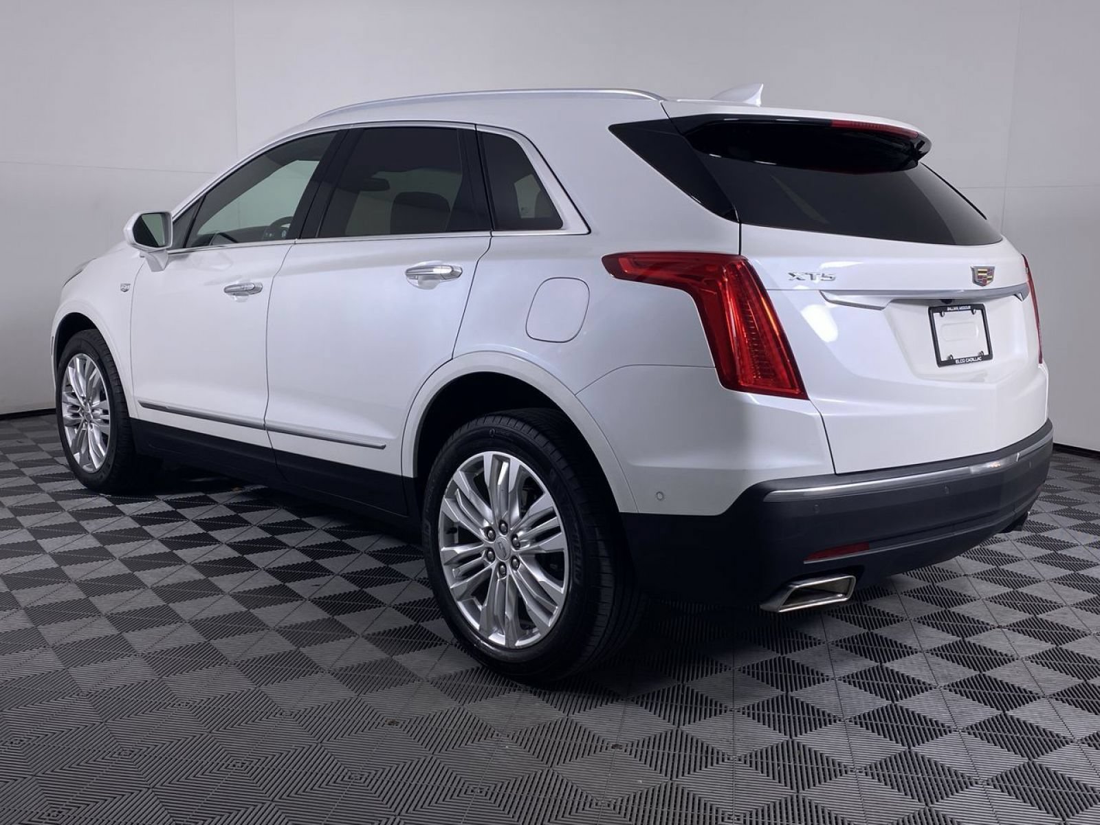 Certified 2017 Cadillac XT5 Premium Luxury w/ Driver Assist Package FWD image 19
