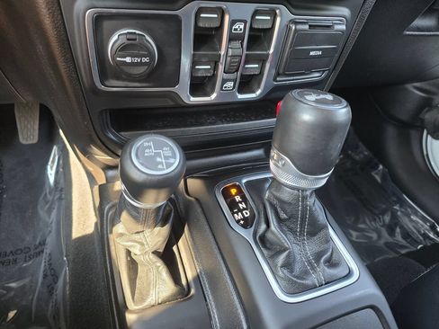 Used 2024 Jeep Wrangler Unlimited Sahara w/ Safety Group AWD/4WD image 24