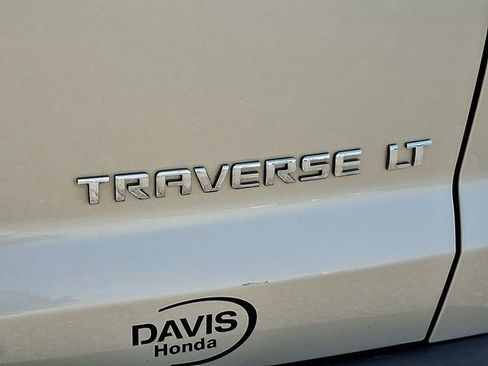 Used 2011 Chevrolet Traverse LT w/ Personal Connectivity Package FWD image 30