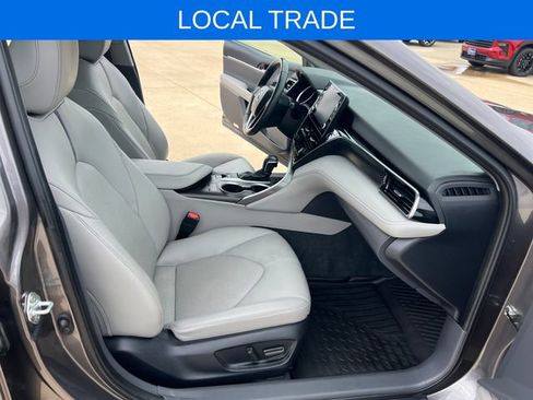 Used 2023 Toyota Camry XLE w/ Cold Weather Package FWD image 15