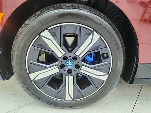 Used 2023 BMW iX xDrive50 w/ Premium Package image 65