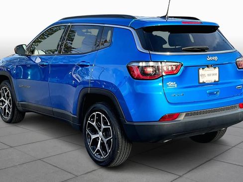 Used 2024 Jeep Compass Latitude image 22