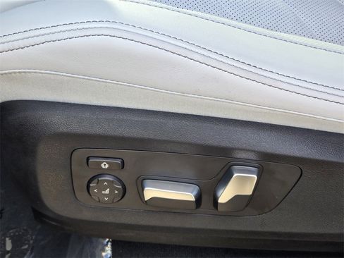 New 2026 BMW X5 xDrive50e w/ Premium Package image 25