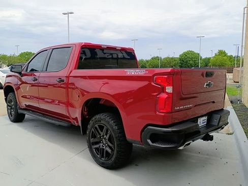 Used 2025 Chevrolet Silverado 1500 LT Trail Boss w/ Convenience Package II AWD/4WD image 4