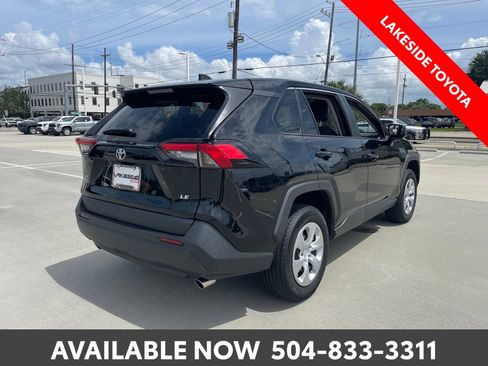 Used 2024 Toyota RAV4 LE FWD image 5